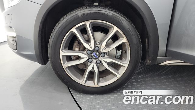 Volvo V60 D4 - фото 4