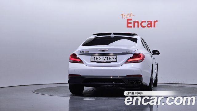 Genesis G70 2.0T Elite - фото 3