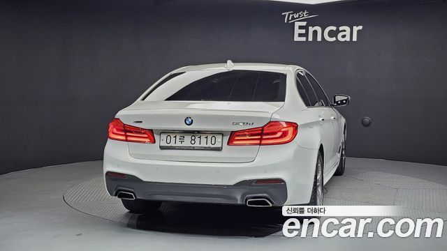 BMW 5-Series G30 520d xDrive M Sport Package Plus - фото 3