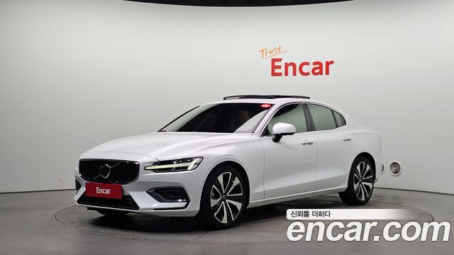 Volvo S60 3-го поколения B5 Ultimate Bright - фото 0