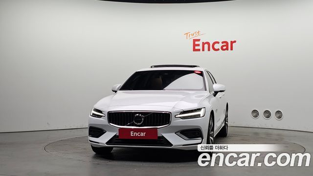 Volvo S60 3-го поколения B5 Ultimate Bright - фото 2