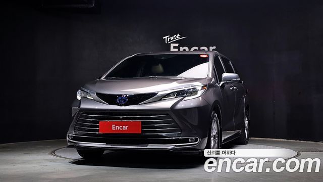Toyota Sienna 4-го поколения 2.5 Hybrid AWD - фото 2