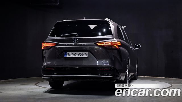 Toyota Sienna 4-го поколения 2.5 Hybrid AWD - фото 3