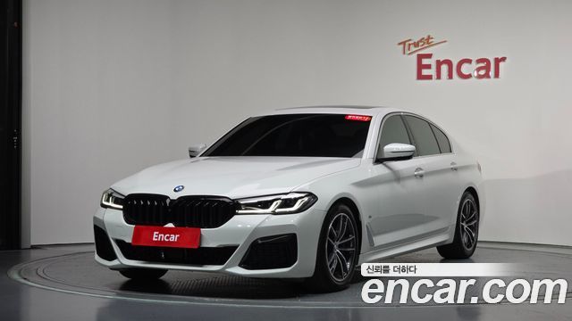 BMW 5-Series G30 520i M Sport - фото 0