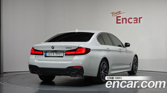 BMW 5-Series G30 520i M Sport - фото 1
