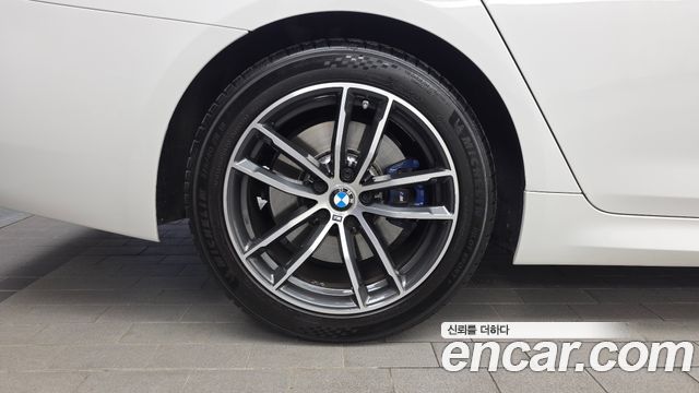 BMW 5-Series G30 520i M Sport - фото 4