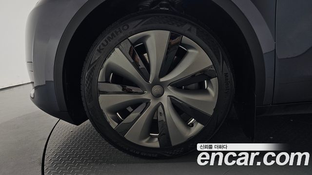 Tesla Model Y RWD - фото 3