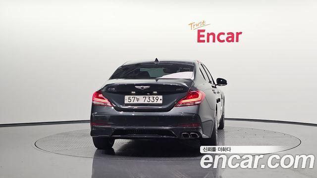 Genesis G70 2.0T Elite - фото 2