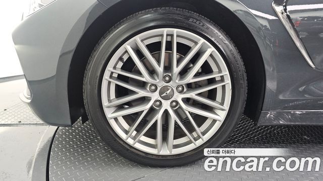 Genesis G70 2.0T Elite - фото 3