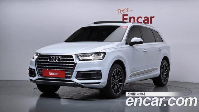 Audi Q7 45 TFSI Quattro - фото 0