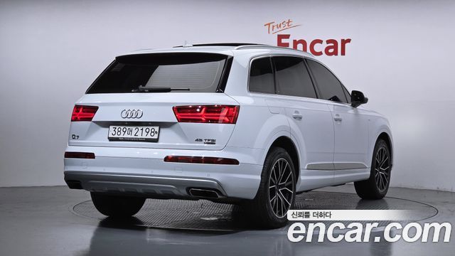 Audi Q7 45 TFSI Quattro - фото 1
