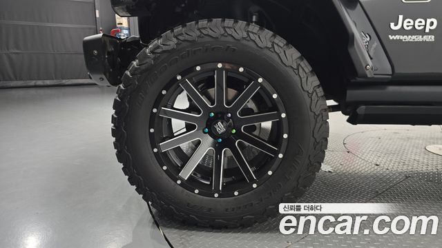 Jeep Wrangler JL 2.0 Overland 4Door - фото 4
