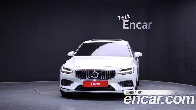 Volvo S60 3-го поколения T5 Inscroption - фото 2