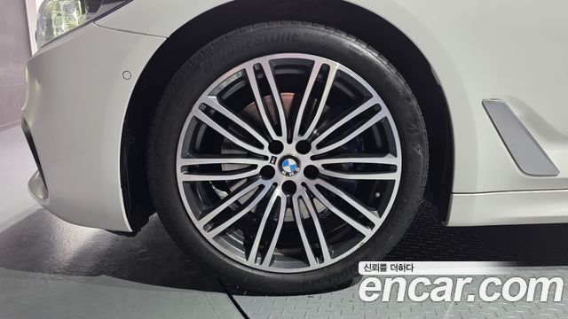 BMW 5-Series G30 530i xDrive M Sport Package Plus - фото 4