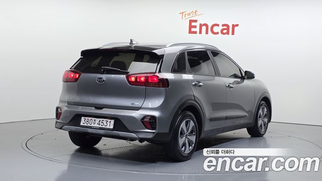 Kia Niro Новый 1.6 HEV Luxury - фото 1