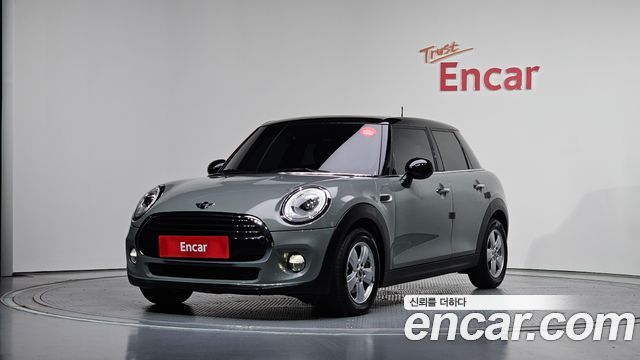 Mini Cooper 5Door Standard 3rd - фото 0
