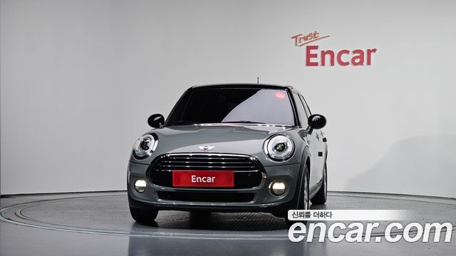 Mini Cooper 5Door Standard 3rd - фото 2