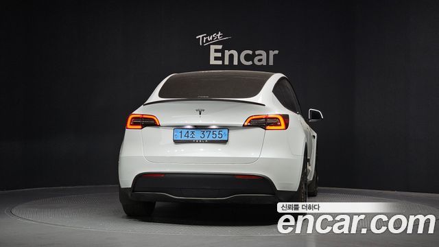 Tesla Model Y RWD - фото 3