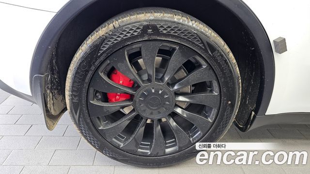 Tesla Model Y RWD - фото 4