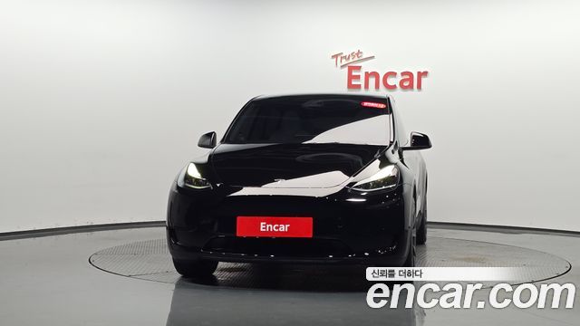 Tesla Model Y RWD - фото 1