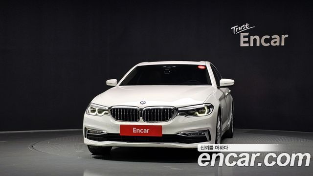 BMW 5-Series G30 520d Luxury Special Edition - фото 2