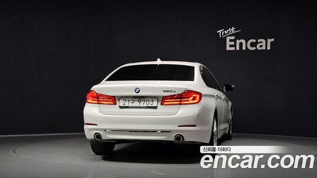 BMW 5-Series G30 520d Luxury Special Edition - фото 3