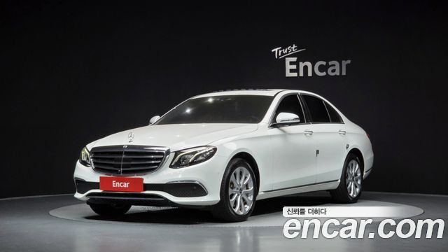 Mercedes-Benz E-Class W213 E300 4MATIC Exclusive - фото 0