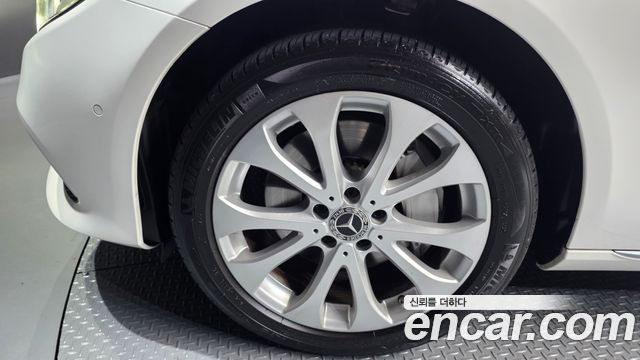 Mercedes-Benz E-Class W213 E300 4MATIC Exclusive - фото 4