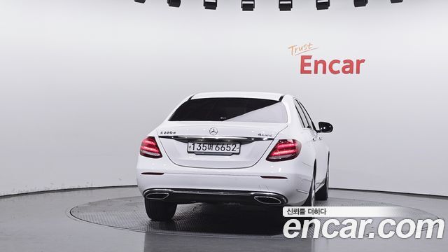 Mercedes-Benz E-Class W213 E220d 4MATIC Exclusive - фото 3