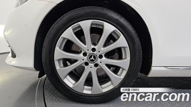 Mercedes-Benz E-Class W213 E220d 4MATIC Exclusive - фото 4