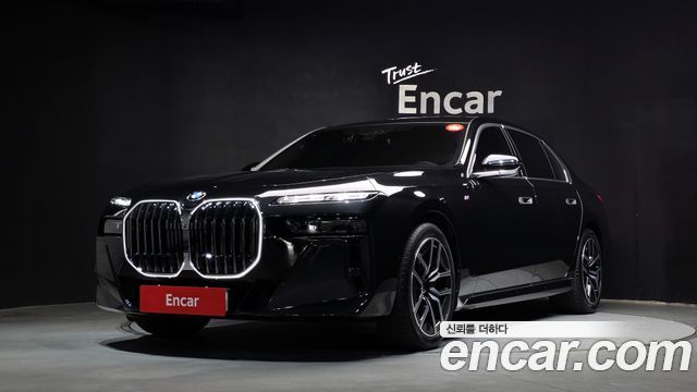 BMW 7-Series G70 740i xDrive M Sport - фото 0