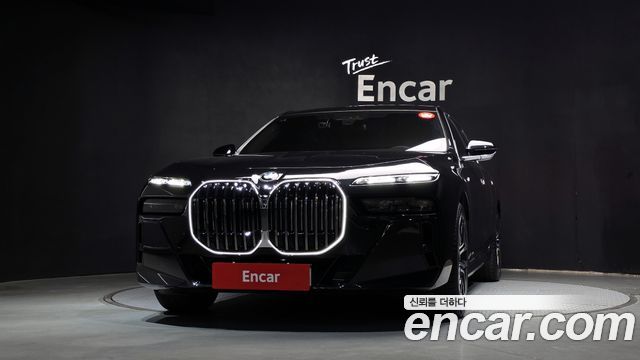 BMW 7-Series G70 740i xDrive M Sport - фото 2