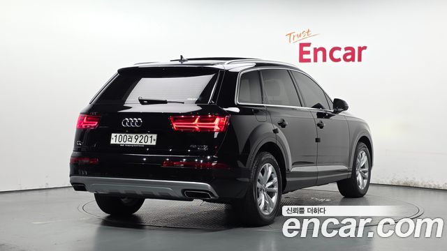 Audi Q7 45 TFSI Quattro - фото 1