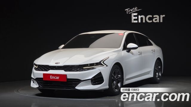 Kia K5 3-го поколения 2.0 Signature - фото 0