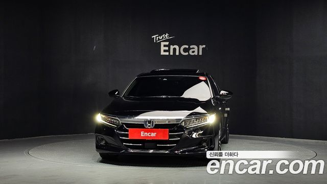Honda Accord 10-го поколения 2.0 Hybrid Touring - фото 2