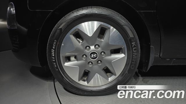 Hyundai Staria Tourer 9-Seater Modern - фото 4