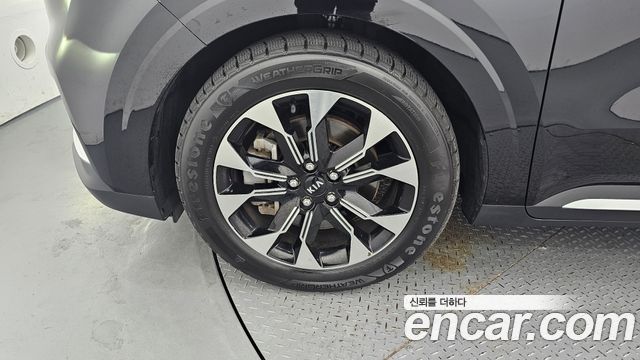 Kia Carnival 4-го поколения 7-Seater Signature - фото 4