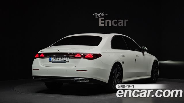 Mercedes-Benz E-Class W214 E200 Avantgarde - фото 1