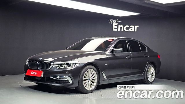 BMW 5-Series G30 520d Luxury Special Edition - фото 0