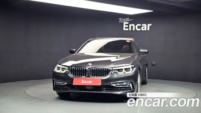 BMW 5-Series G30 520d Luxury Special Edition - фото 2