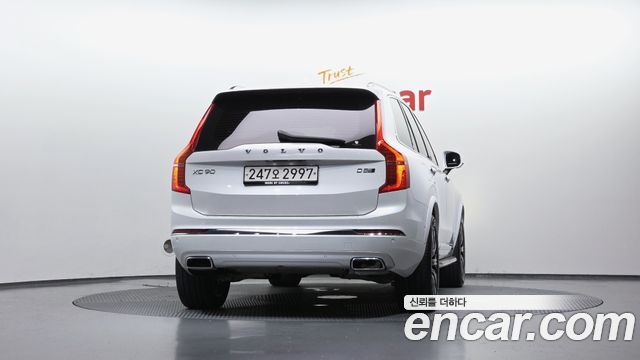 Volvo XC90 2-го поколения D5 Inscription - фото 3