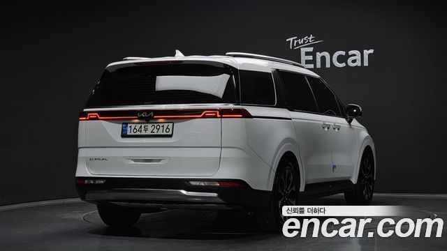 Kia Carnival 4-го поколения 9-Seater Signature - фото 1
