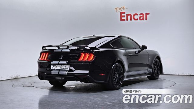 Ford Mustang Coupe - фото 1