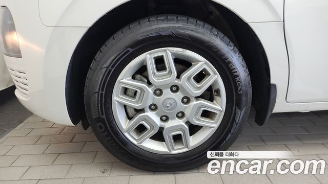 Hyundai Staria Tourer 11-Seater Modern - фото 4