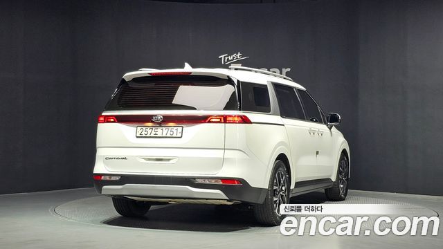 Kia Carnival 4-го поколения 9-Seater Prestige - фото 1