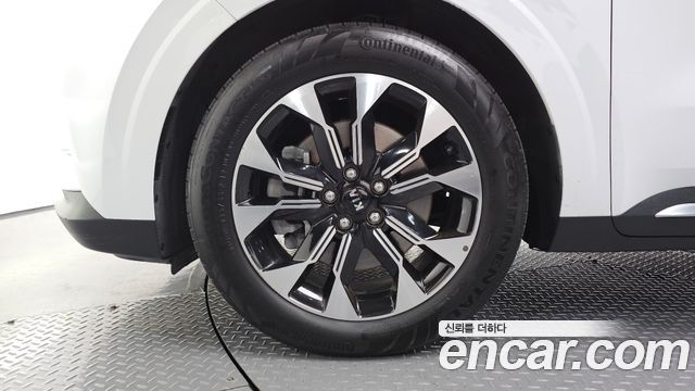 Kia Carnival 4-го поколения 9-Seater Signature - фото 3