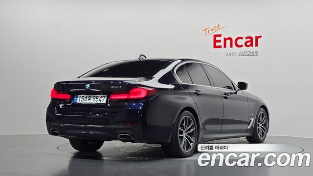 BMW 5-Series G30 520i M Sport - фото 1