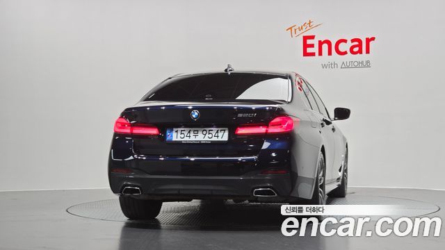 BMW 5-Series G30 520i M Sport - фото 3
