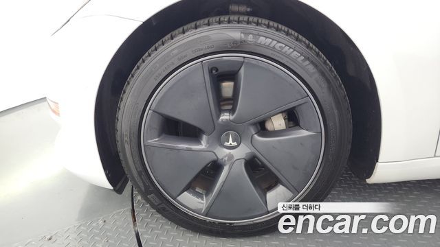 Tesla Model 3 Long Range AWD - фото 3