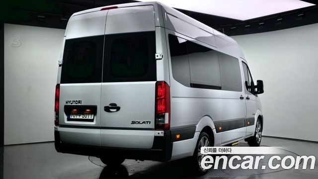 Hyundai Solati 15-seater standard - фото 1